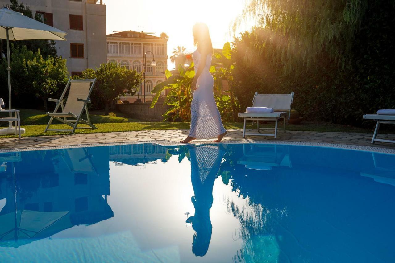 Villa D'Esposito - Sorrento Coast サンタニェッロ エクステリア 写真